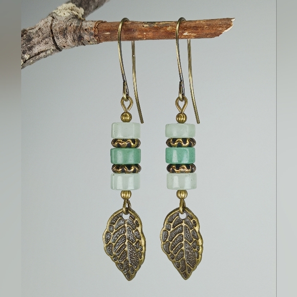 HAND CRAFTED Boho Vintage Style Green Aventurine Brass Leaf Dangle Earrings - Picture 2 of 6